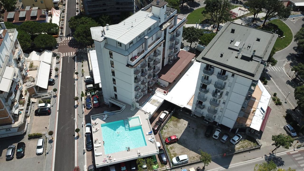 Hotel Alla Rotonda Lido di Jesolo Exterior foto